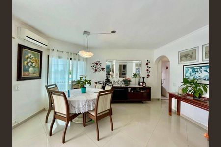 3_photo/94d1fe6d2d.348c62b414b1dd4e-ATLAS-0db882af-3a1d-40af-9bb4-e32b04cd2fc2.jpg de apartamento à venda com 3 quartos, 200m² em Jardim Las Palmas, Guarujá