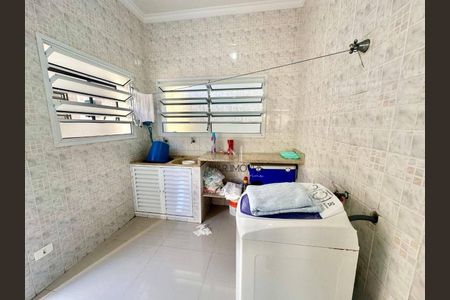 4_photo/94d1fe6d37.9ad21533b70d6dca-ATLAS-676e43a9-459b-4894-9b70-2be3d4e3cba7.jpg de casa à venda com 4 quartos, 268m² em Jardim Las Palmas, Guarujá