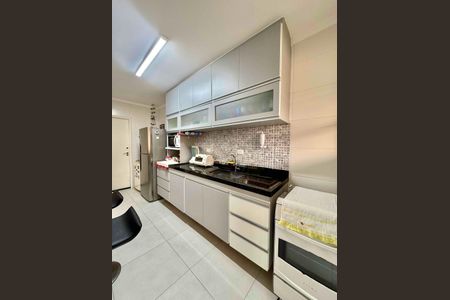 11_photo/94d1fe6d4d.c41af136bb66e0e8-ATLAS-3506935b-d702-4b44-a4a9-5f50cfcce9e5.jpg de apartamento à venda com 1 quarto, 50m² em Jardim Las Palmas, Guarujá