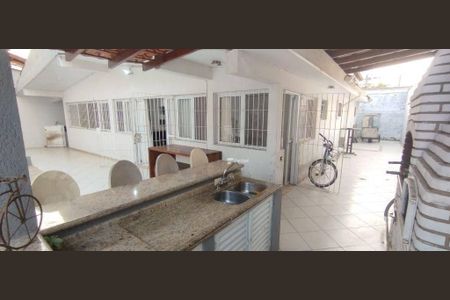 5_photo/94d1fe6d61.9b0e853e47463488-ATLAS-d1c87140-7598-4c1e-a9a1-cd4c9a0f6aa5.jpg de casa para alugar com 4 quartos, 130m² em Jardim Las Palmas, Guarujá