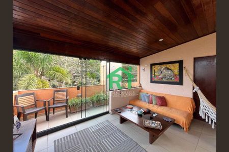 2_photo/94d1fe7265.2f15d505e37c7ac5-ATLAS-bfd4ede5-044f-45f6-a9ea-7b4febb2b4c2.jpg de casa à venda com 5 quartos, 240m² em Jardim Guaiuba, Guarujá