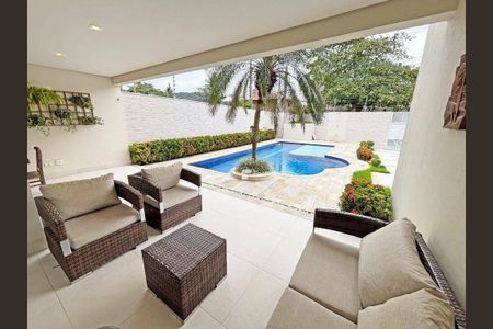 11_photo/94d1fe727f.c7030cdbc05da720-ATLAS-56cc1e79-030d-4d6f-962c-84d8b13a6887.jpg de casa à venda com 5 quartos, 385m² em Jardim Guaiuba, Guarujá