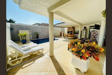 9_photo/94d1fe72c9.01061cb6ad72014f-ATLAS-5eb6b669-68fc-4d47-af8e-fb2f43b857b2.jpg de casa à venda com 3 quartos, 310m² em Jardim Guaiuba, Guarujá