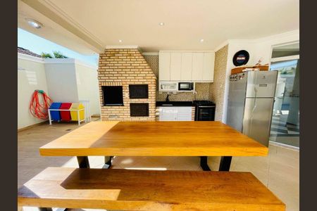 8_photo/94d1fe72c9.01061cb6ad72014f-ATLAS-fd03836c-cba3-4e52-b7aa-6c905cd3054a.jpg de casa à venda com 3 quartos, 310m² em Jardim Guaiuba, Guarujá