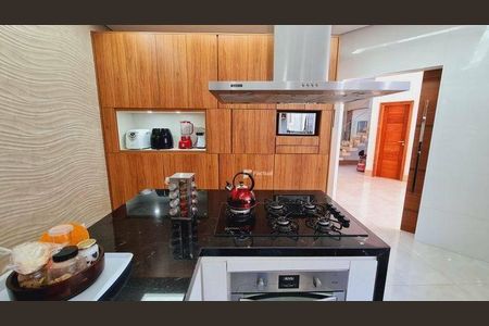 2_photo/94d1fe74c9.2bea4a0de6d30832-ATLAS-0aec13a0-0d46-43e1-b7bf-ff8ebf2697e2.jpg de casa à venda com 3 quartos, 400m² em Jardim Guaiuba, Guarujá