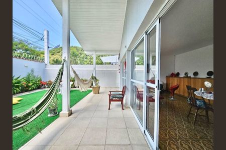 7_photo/94d1fe751b.ceff8192393c33de-ATLAS-065a4b5e-8b64-42c8-bce6-25b6463d774b.jpg de casa à venda com 3 quartos, 130m² em Jardim Guaiuba, Guarujá