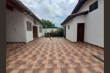 17_photo/94d1fe7559.f468b0c7bf094498-ATLAS-ac562cfd-438b-40f5-a506-d3013e774ff6.jpg de casa à venda com 3 quartos, 189m² em Jardim Guaiuba, Guarujá