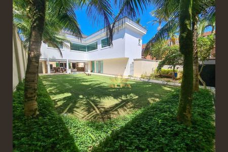 3_photo/94d1ffd02b.b6b94a6edaaeb8de-ATLAS-6b0042c8-04b9-4189-99d7-4c5fc6cf9ef6.jpg de casa à venda com 7 quartos, 900m² em Jardim Tejereba, Guarujá