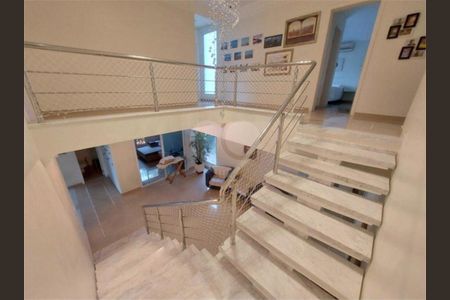 12_photo/94d1ffd05b.9845a183adc4e21d-ATLAS-83bae62e-3a36-4b2a-890d-f507e90c7527.jpg de casa à venda com 5 quartos, 1081m² em Jardim Tres Marias, Guarujá