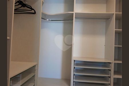 8_photo/94d1ffd08f.e17343cf5b702f60-ATLAS-dcbe55fc-0600-47dc-8db2-7174d28e7edb.jpg de casa à venda com 4 quartos, 351m² em Jardim Tres Marias, Guarujá