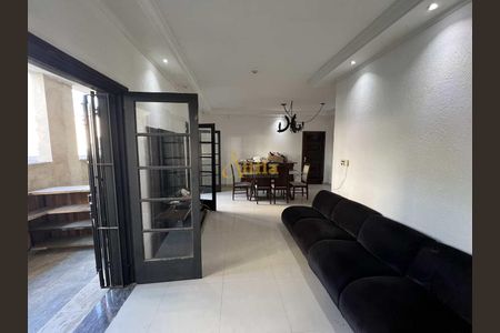 2_photo/94d1ffd097.ec7180ed9404f823-ATLAS-d146f166-d1c2-47b2-96d1-e5ee7c78a1f4.jpg de casa à venda com 4 quartos, 400m² em Jardim Tres Marias, Guarujá