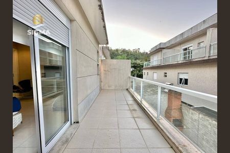 12_photo/94d1ffd0f3.1aa5b8f538f3adaf-ATLAS-47055276-2a2d-4a51-9e7f-069f29b3a016.jpg de casa à venda com 4 quartos, 315m² em Jardim Tres Marias, Guarujá