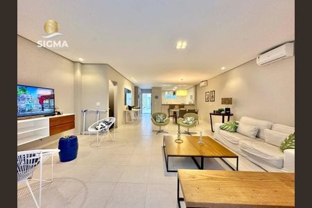 6_photo/94d1ffd0f3.1aa5b8f538f3adaf-ATLAS-eacb6378-0560-4492-84d5-4ce6d86f22ef.jpg de casa à venda com 4 quartos, 315m² em Jardim Tres Marias, Guarujá