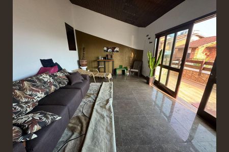 10_photo/94d1ffd161.7e2ea02b9085bf9d-ATLAS-6dfb5742-46c8-4508-83e8-84b4760ff4d2.jpg de casa à venda com 5 quartos, 360m² em Jardim Tres Marias, Guarujá