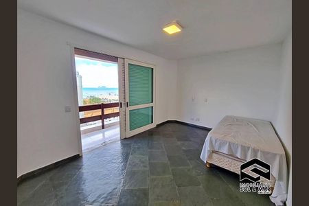 3_photo/94d1ffd161.7e2ea02b9085bf9d-ATLAS-e5d3bbf4-9f7a-4d5e-a1fe-c9fd20901fe5.jpg de casa para alugar com 5 quartos, 300m² em Jardim Tres Marias, Guarujá