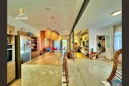 2_photo/94d1ffd25d.445c0bca81181d7a-ATLAS-1f912ca5-fe89-4d34-b701-e735671984d4.jpg de casa à venda com 7 quartos, 230m² em Vila Julia, Guarujá