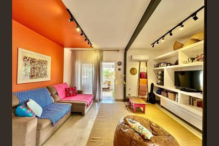 2_photo/94d1ffd26d.714ef25d3eb4a208-ATLAS-00bb3bef-b327-4b71-977e-7973dc30095d.jpg de casa à venda com 7 quartos, 230m² em Vila Julia, Guarujá