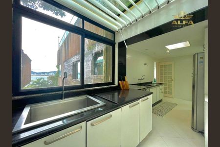 4_photo/94d1ffd2af.f9fd596f8c1c84e9-ATLAS-b8670a97-9aac-4d6c-a9f1-90f3acc974c1.jpg de casa à venda com 4 quartos, 622m² em Jardim Tejereba, Guarujá