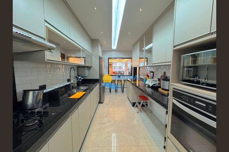 11_photo/94d1ffd3fd.a3859dba7d3a2137-ATLAS-8034bcc4-4aa3-42da-a3e0-801b2156e5e9.jpg de apartamento à venda com 4 quartos, 150m² em Jardim Tres Marias, Guarujá