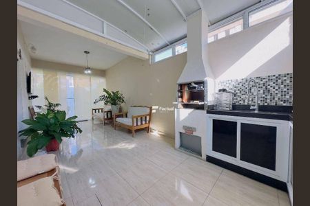 5_photo/94d1ffd43d.6e9143fe3d472e43-ATLAS-4eb823b7-05c1-4800-b3ac-7b3f0de465ce.jpg de casa para alugar com 2 quartos, 75m² em Jardim Tres Marias, Guarujá