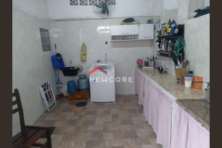 2_photo/94d1ffd667.d60ed16da6b331d7-ATLAS-21a6e3a3-f2f5-4a8f-a81b-7ba6261c3cee.jpg de casa à venda com 3 quartos, 179m² em Jardim Tres Marias, Guarujá