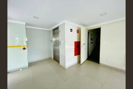 1_photo/94d1ffd70f.e2204b63ce57a7c8-ATLAS-03c8fa1e-2c39-4cad-ad7d-fbdfcfe48f7c.jpg de apartamento à venda com 2 quartos, 65m² em Jardim Tres Marias, Guarujá