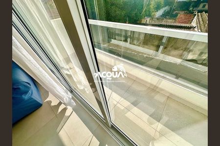 1_photo/94d1ffd783.4e7008c44d302f70-ATLAS-24c243f3-d4c6-463c-b54c-e897929de1eb.jpg de apartamento à venda com 1 quarto, 60m² em Jardim Tres Marias, Guarujá