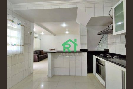 4_photo/94d1ffd7b1.3e1b4b7d4b39a1bc-ATLAS-9c88c9a8-d4ef-4bd3-9d4e-55a3398ef729.jpg de casa à venda com 3 quartos, 140m² em Jardim Tres Marias, Guarujá