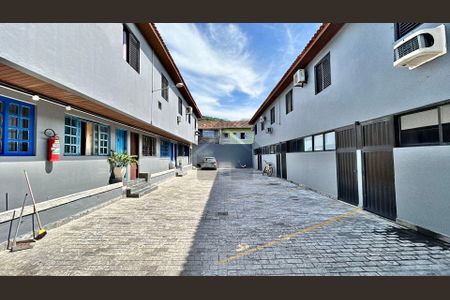 4_photo/94d1ffd8c7.e55d5649294f0132-ATLAS-0f3d96f2-7dfc-4aad-89cd-c2aa2ed9ceb3.jpg de casa à venda com 2 quartos, 55m² em Jardim Ana Maria, Guarujá