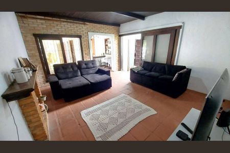 10_photo/94d1ffd8e5.caf6c04f909f2ef2-ATLAS-efbb1c07-6011-4d82-90c1-35700d9b0cb1.jpg de casa à venda com 3 quartos, 168m² em Jardim Ana Maria, Guarujá