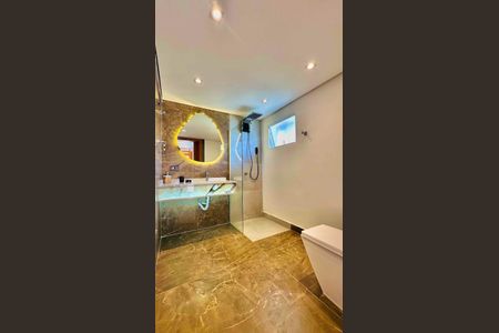 50_photo/94d1ffda81.15f4a19d538e62fb-ATLAS-b5d93cb9-ce5d-46d9-94bd-5d482fe4039a.jpg de casa à venda com 4 quartos, 350m² em Jardim Tres Marias, Guarujá