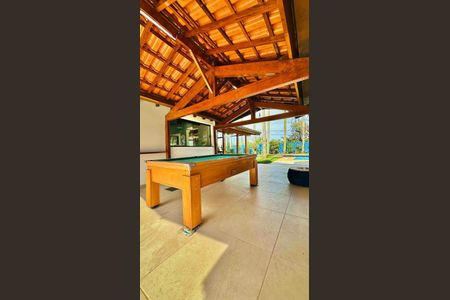 45_photo/94d1ffda81.15f4a19d538e62fb-ATLAS-e2f37459-e71b-43a0-885c-43c5d9baa399.jpg de casa à venda com 4 quartos, 350m² em Jardim Tres Marias, Guarujá