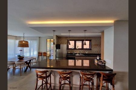 3_photo/94d1ffdb07.e187a61da233f223-ATLAS-117ded4a-cc22-476d-ba35-e656c1b98b5b.jpg de casa à venda com 4 quartos, 350m² em Jardim Belmar, Guarujá