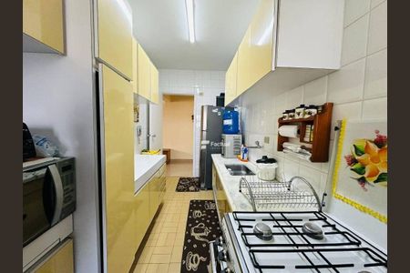 18_photo/94d1ffdba5.a024704acfdc77d3-ATLAS-bc7aac24-1676-4682-bf6e-1f7326c272bd.jpg de apartamento à venda com 4 quartos, 94m² em Jardim Vitoria, Guarujá