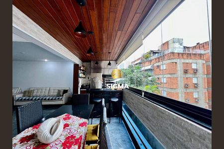 3_photo/94d1ffdc13.1e7d8b0af18d3b84-ATLAS-4f215fe0-3b4d-4be6-b910-2de83e1f872a.jpg de apartamento à venda com 3 quartos, 130m² em Jardim Santa Genoveva, Guarujá