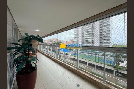 10_photo/94d1ffdc4f.c51b361fd1c57889-ATLAS-227aaf4d-41fe-43b2-b63d-ad0584ea8a87.jpg de apartamento à venda com 4 quartos, 124m² em Jardim Tres Marias, Guarujá