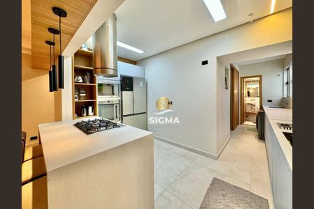 4_photo/94d1ffdc81.653f623ab138bf46-ATLAS-fff0b500-eb61-49e8-b74d-e52228e0cfb8.jpg de apartamento à venda com 3 quartos, 170m² em Jardim Belmar, Guarujá