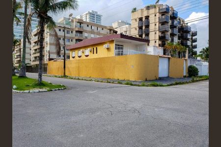 6_photo/94d1ffdcc1.64b3ee7f892ddf1a-ATLAS-63d15dcd-21c1-4807-9508-08669d46defd.jpg de casa à venda com 7 quartos, 280m² em Jardim Tres Marias, Guarujá