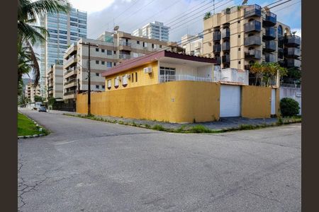 7_photo/94d1ffdcc1.64b3ee7f892ddf1a-ATLAS-a8b81d04-b0fa-4c0d-a64a-939d76e6e549.jpg de casa à venda com 7 quartos, 280m² em Jardim Tres Marias, Guarujá