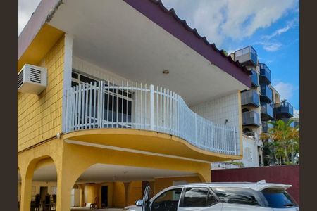 10_photo/94d1ffdcc1.64b3ee7f892ddf1a-ATLAS-d6c92454-1871-4af6-81b6-ef9e172dca75.jpg de casa à venda com 7 quartos, 280m² em Jardim Tres Marias, Guarujá