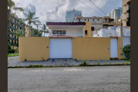 6_photo/94d1ffdce9.2bba007298a27dad-ATLAS-1d23df02-00fe-4e15-a756-7c807bce37b5.jpg de casa à venda com 7 quartos, 280m² em Jardim Tres Marias, Guarujá