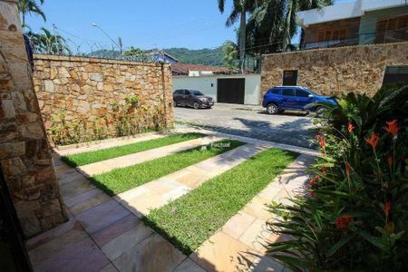 7_photo/94d1ffde37.a095ebe9a9b9d05b-ATLAS-1fe31b2a-d2b7-489e-9793-1595d615e309.jpg de casa à venda com 5 quartos, 237m² em Enseada, Guarujá