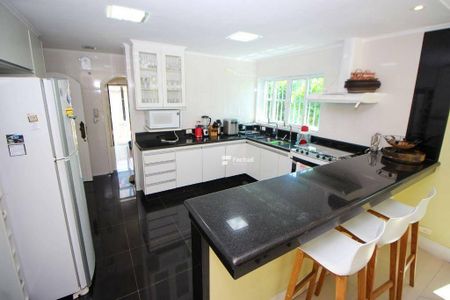 11_photo/94d1ffde37.a095ebe9a9b9d05b-ATLAS-de792af8-ddd7-49c2-b451-cc97cbb6480f.jpg de casa à venda com 5 quartos, 237m² em Enseada, Guarujá