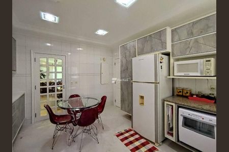 18_photo/94d1ffe44b.2244d93062651d40-ATLAS-1b9102de-2bbd-42c1-94eb-7dd1d67482f9.jpg de apartamento à venda com 3 quartos, 170m² em Balneario Guarujá, Guarujá