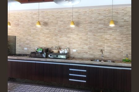 10_photo/94d1ffe4d1.2c445d7a253e7411-ATLAS-240e31cd-d62b-4f28-bc61-93fb6872bbc4.jpg de casa à venda com 4 quartos, 421m² em Jardim Virginia, Guarujá