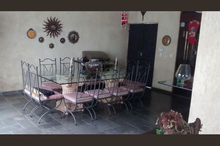 5_photo/94d1ffe4e1.6c26454853dda140-ATLAS-89c9608c-2aba-4340-b72a-89faa8fbbb23.jpg de casa à venda com 4 quartos, 300m² em Jardim Centenario, Guarujá