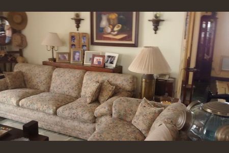 6_photo/94d1ffe4e1.6c26454853dda140-ATLAS-905730f1-d35f-422b-968c-d0ffe4f24ab3.jpg de casa à venda com 4 quartos, 300m² em Jardim Centenario, Guarujá