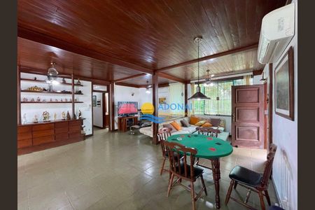 11_photo/94d1ffe4ff.a83e5fc6c0537e07-ATLAS-c06dd2b2-01e7-4e7c-85fe-f218955cbe30.jpg de casa à venda com 5 quartos, 310m² em Balneario Cidade Atlantica, Guarujá