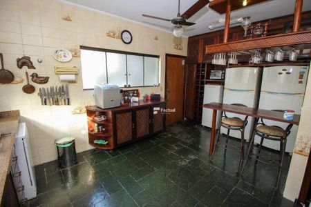 18_photo/94d1ffe51f.70edc2b185d14f45-ATLAS-4ea10ef7-2f9a-4b93-b79c-8c6fa4cb7d60.jpg de casa à venda com 4 quartos, 350m² em Jardim Centenario, Guarujá