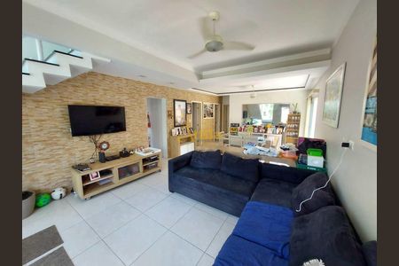 10_photo/94d1ffe58d.411a6e7ba2cd6698-ATLAS-0d579727-2e88-4c20-89e4-9defd5fa46e8.jpg de casa à venda com 5 quartos, 190m² em Balneario Guarujá, Guarujá